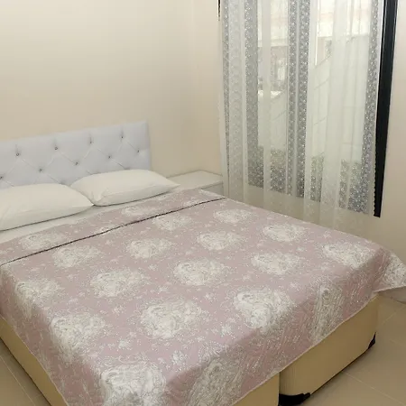 Saatli Lejlighed Çeşme